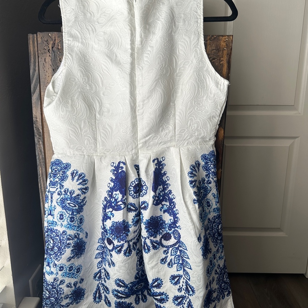 Cute blue and white dress with Spanish feel - Picture 5 of 5